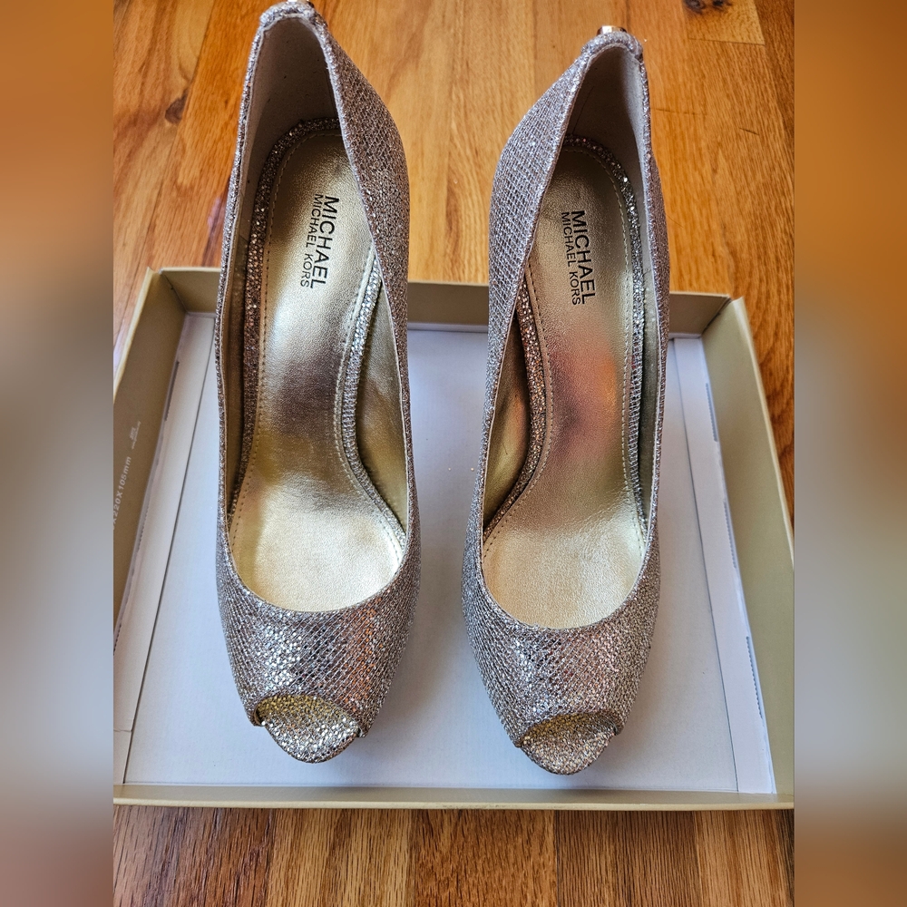 Michael Kors  SILVER SAND Glitter Leather Shoes Size 8 Brand new